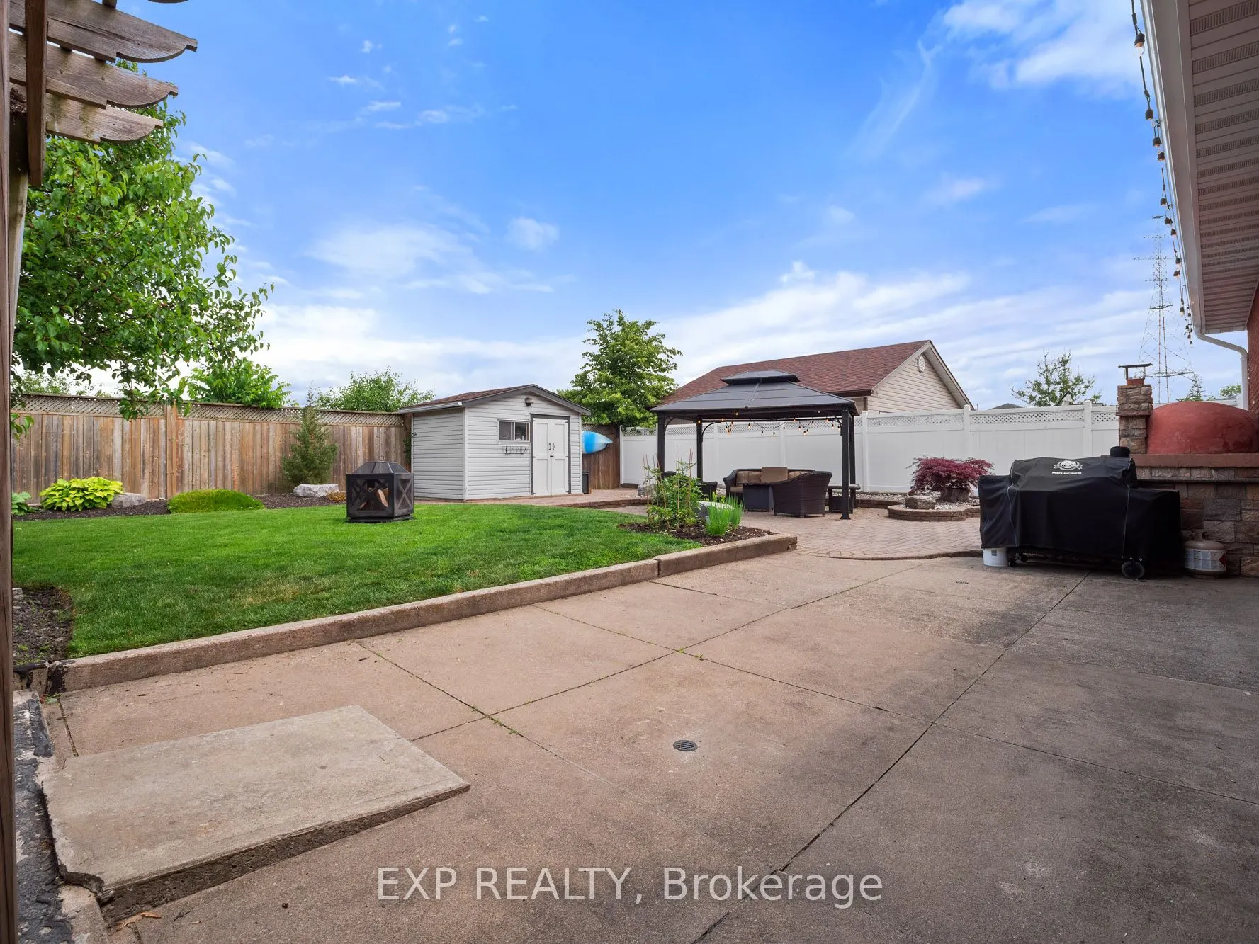 653 LINCOLN Street
