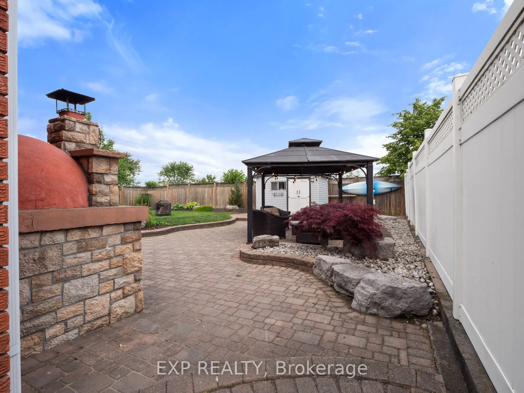 653 LINCOLN Street