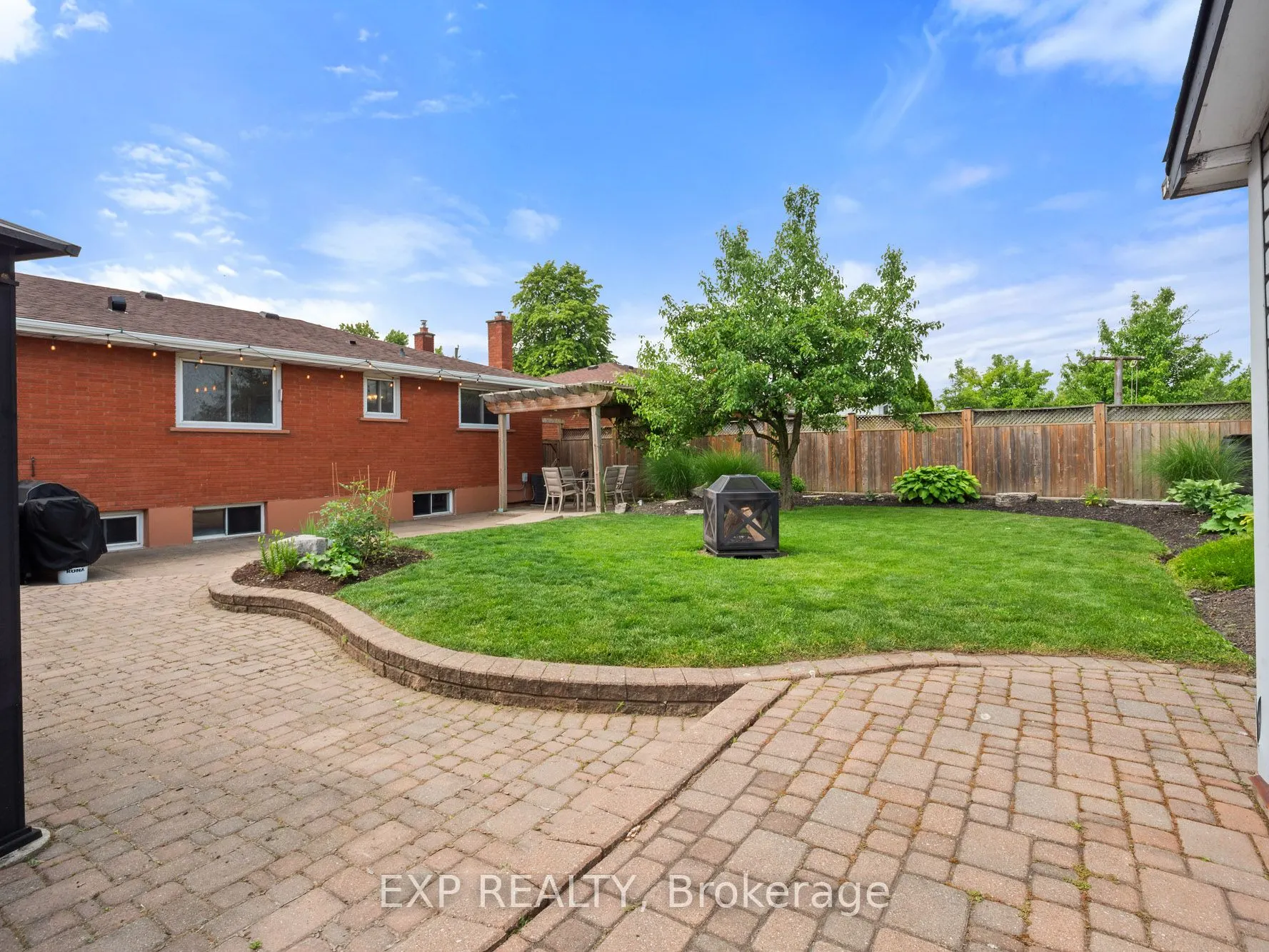 653 LINCOLN Street
