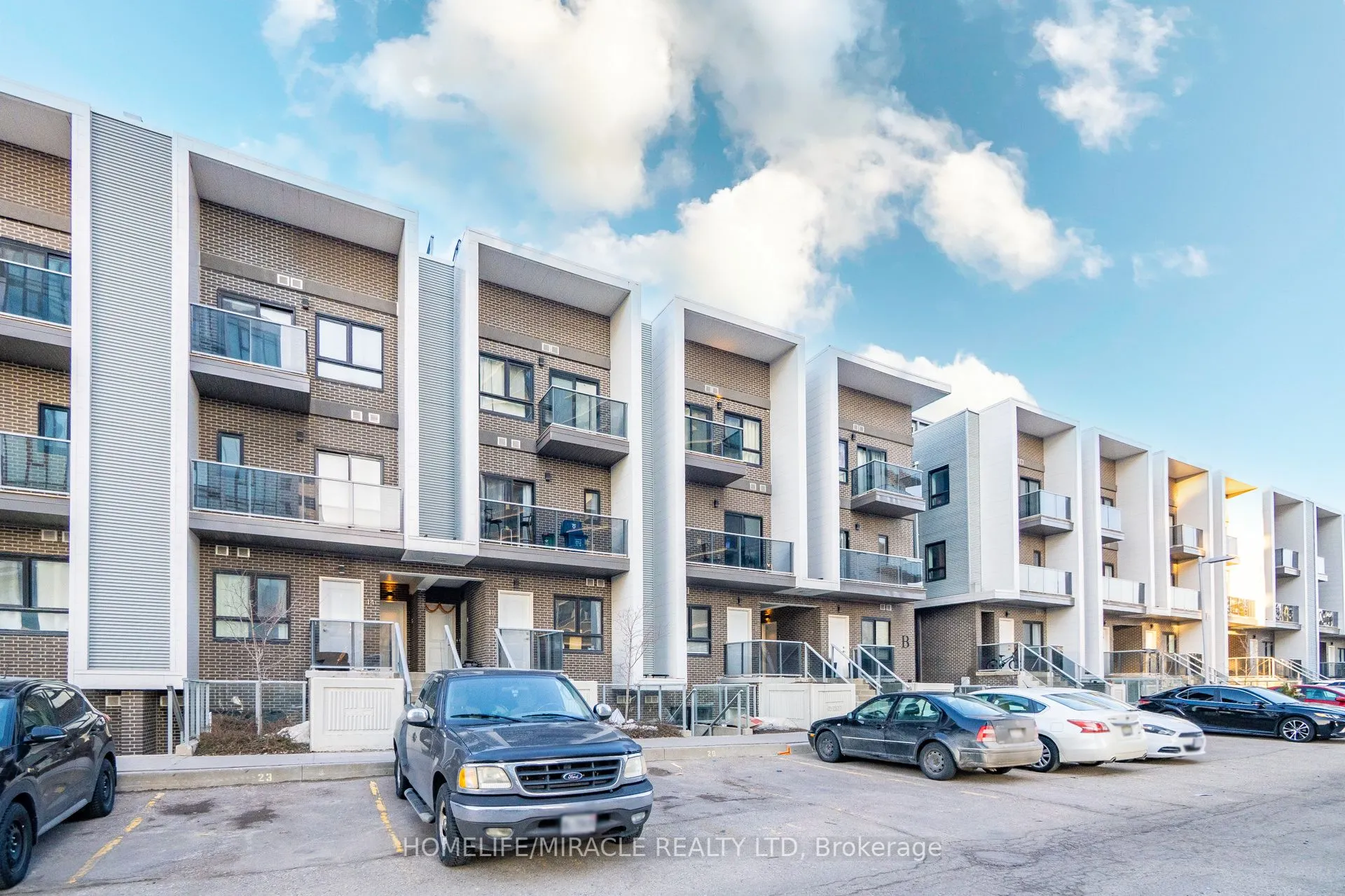 1430 Highland Road W, #5B