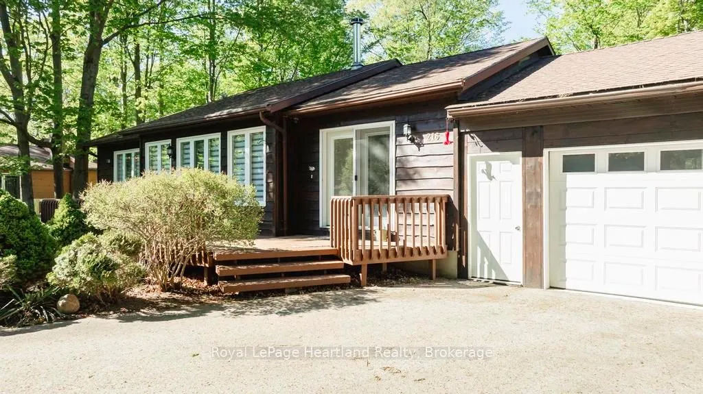 216 Shadywood Crescent