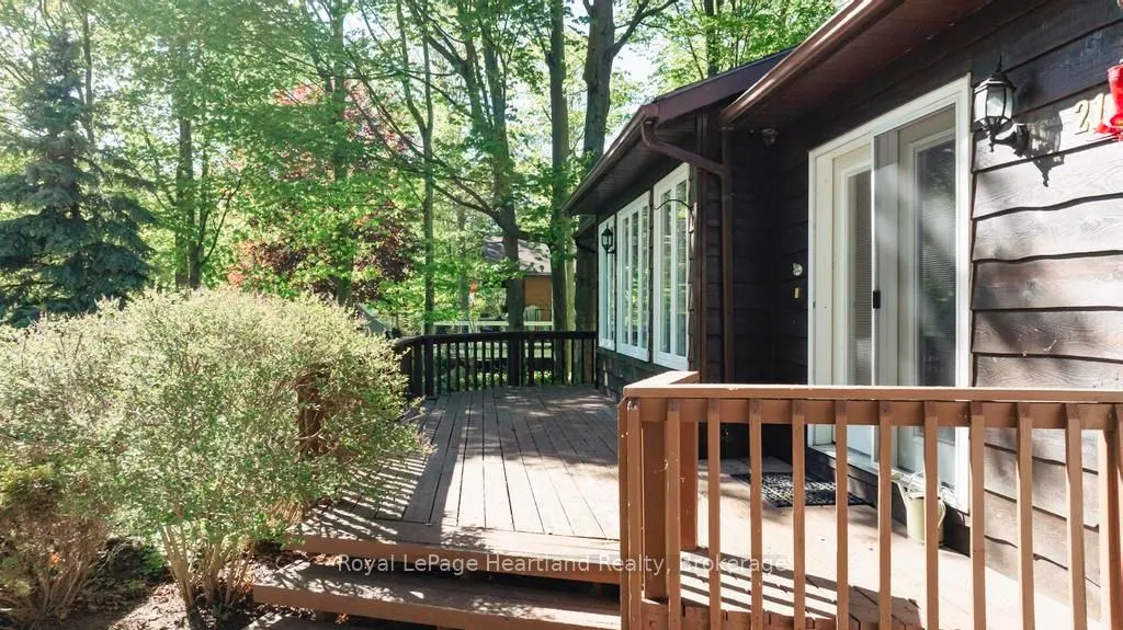 216 Shadywood Crescent