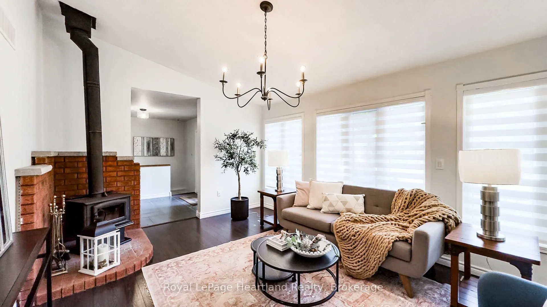 216 Shadywood Crescent