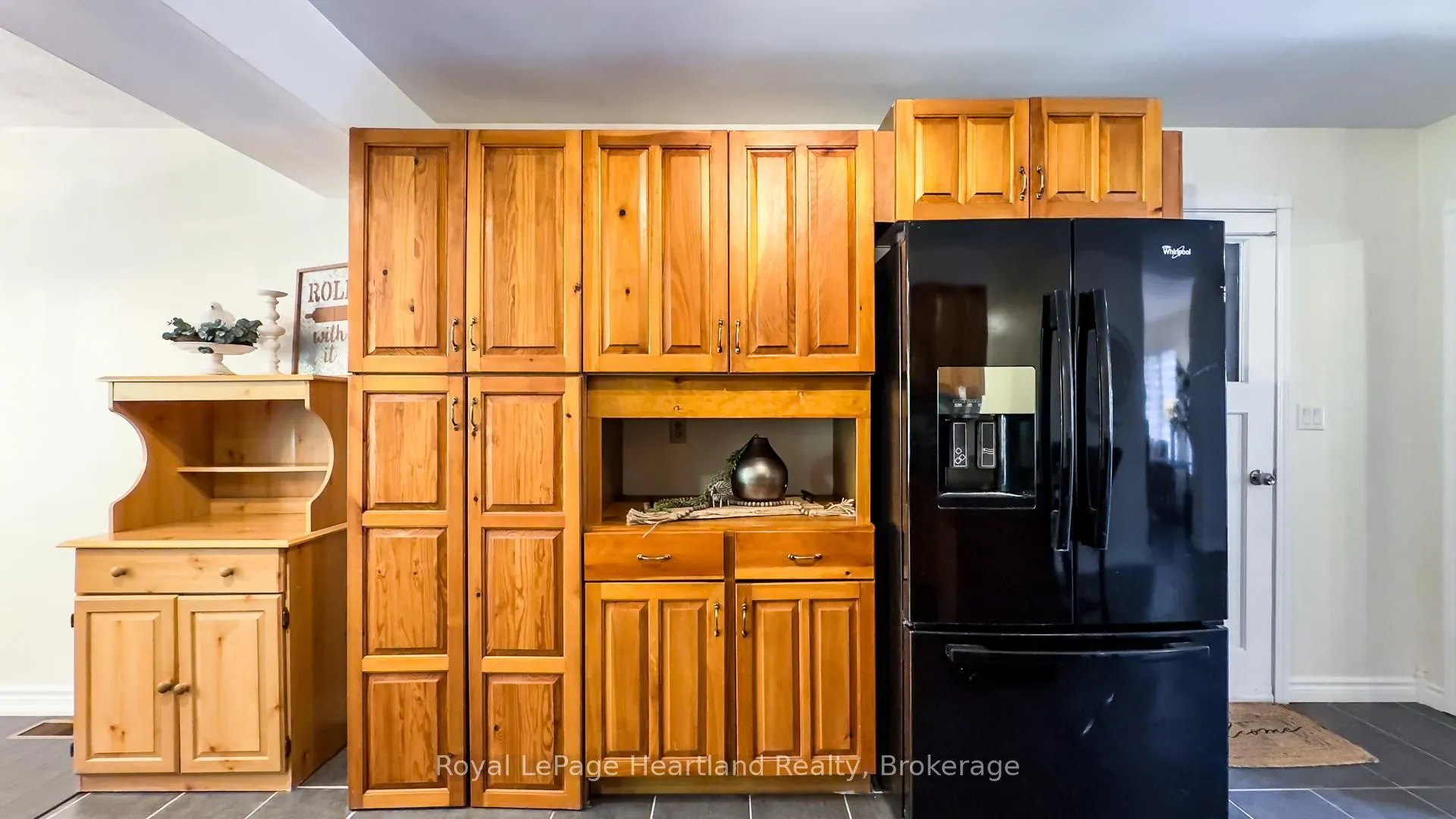 216 Shadywood Crescent