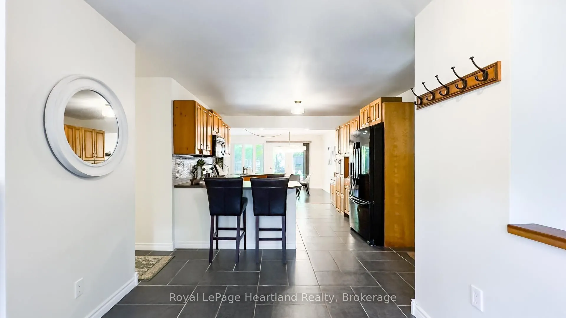 216 Shadywood Crescent