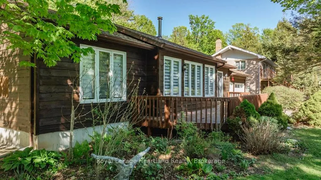 216 Shadywood Crescent