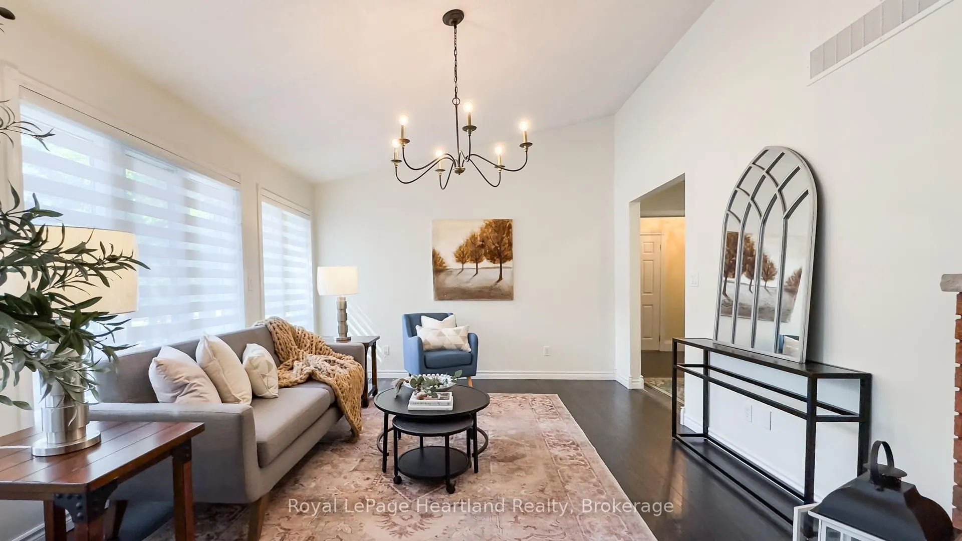 216 Shadywood Crescent