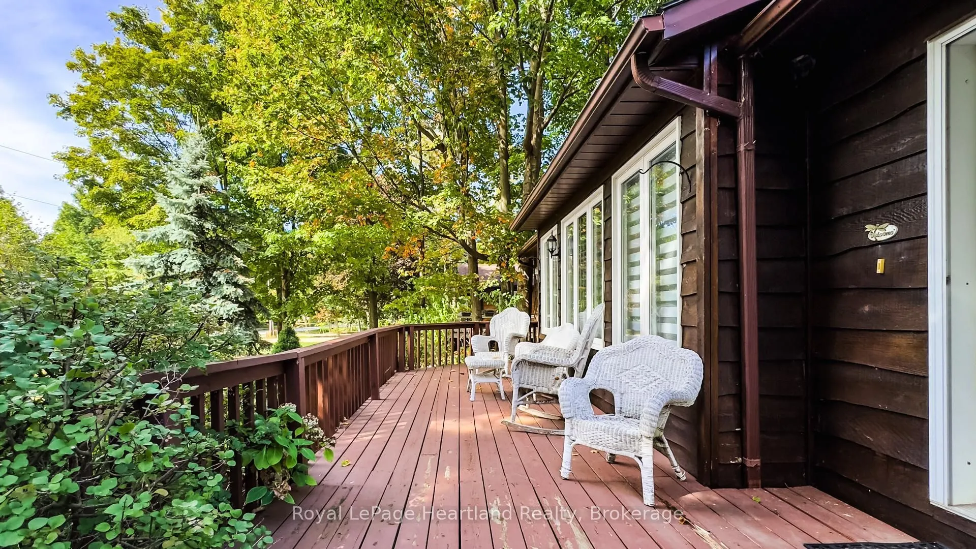 216 Shadywood Crescent