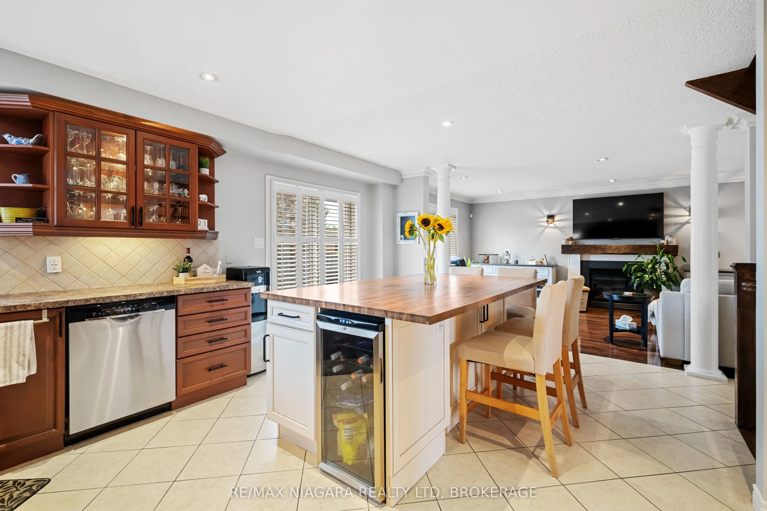 4493 Frances Crescent