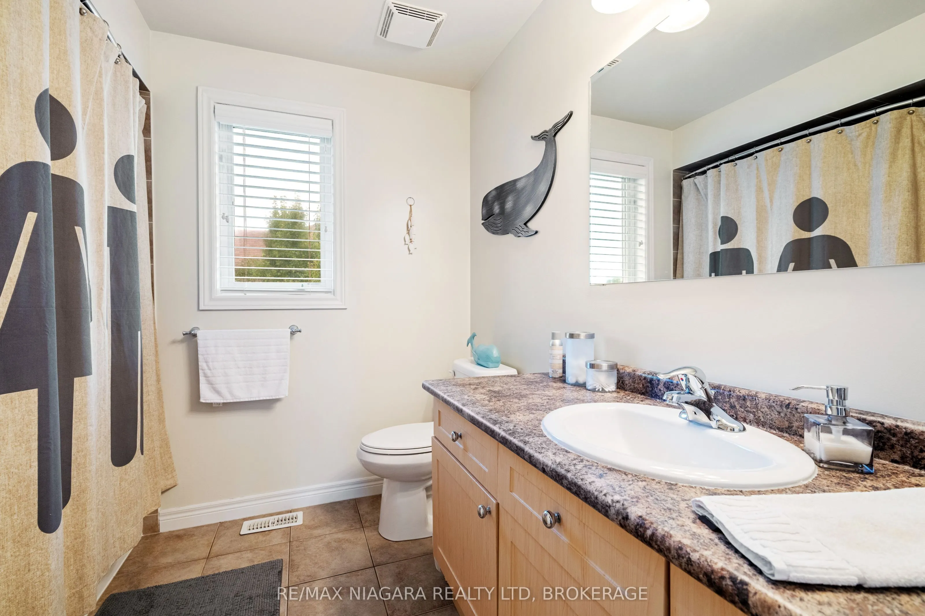 4493 Frances Crescent