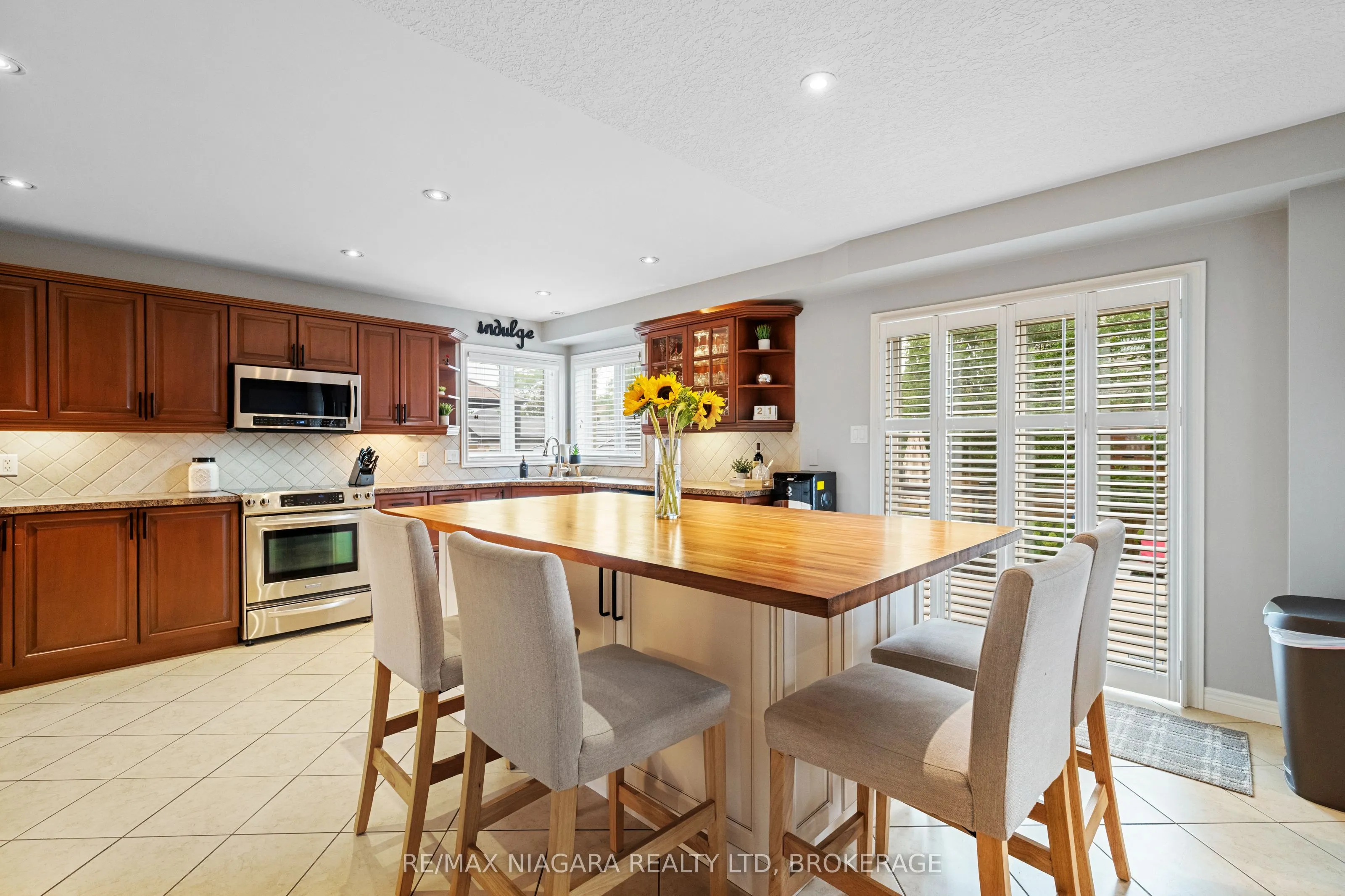 4493 Frances Crescent
