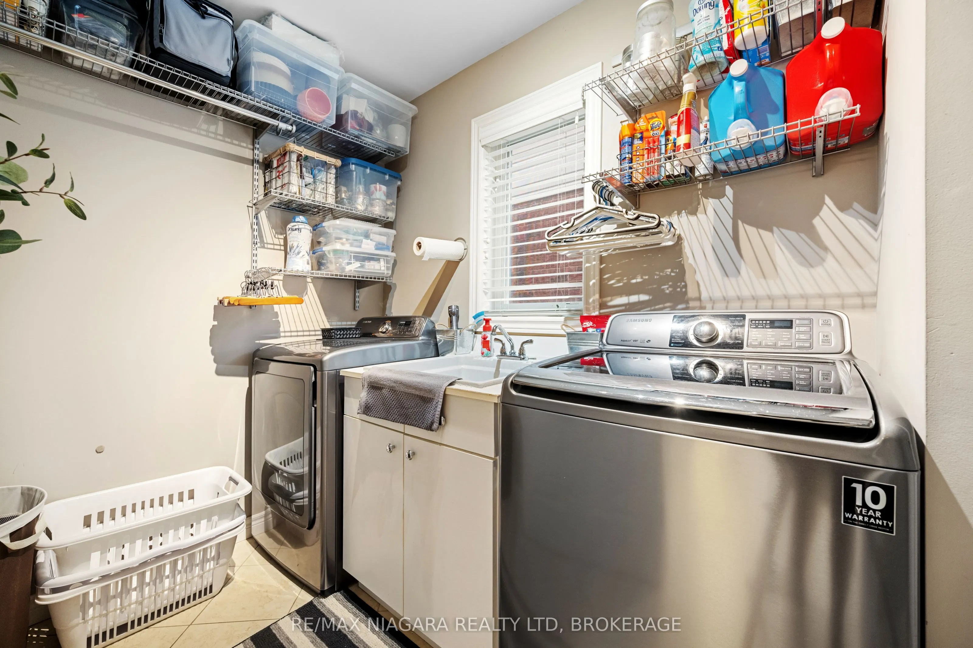 4493 Frances Crescent
