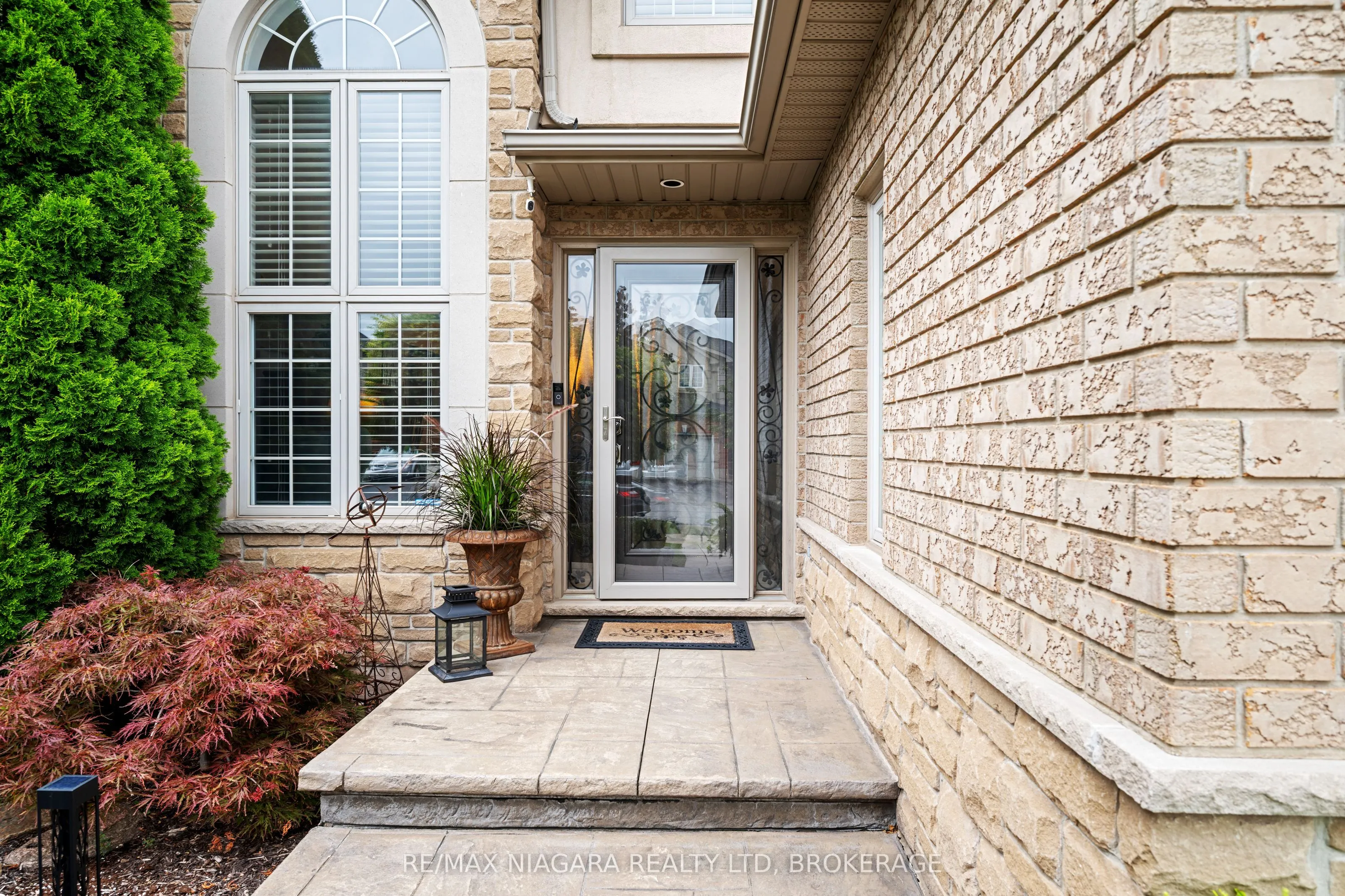 4493 Frances Crescent