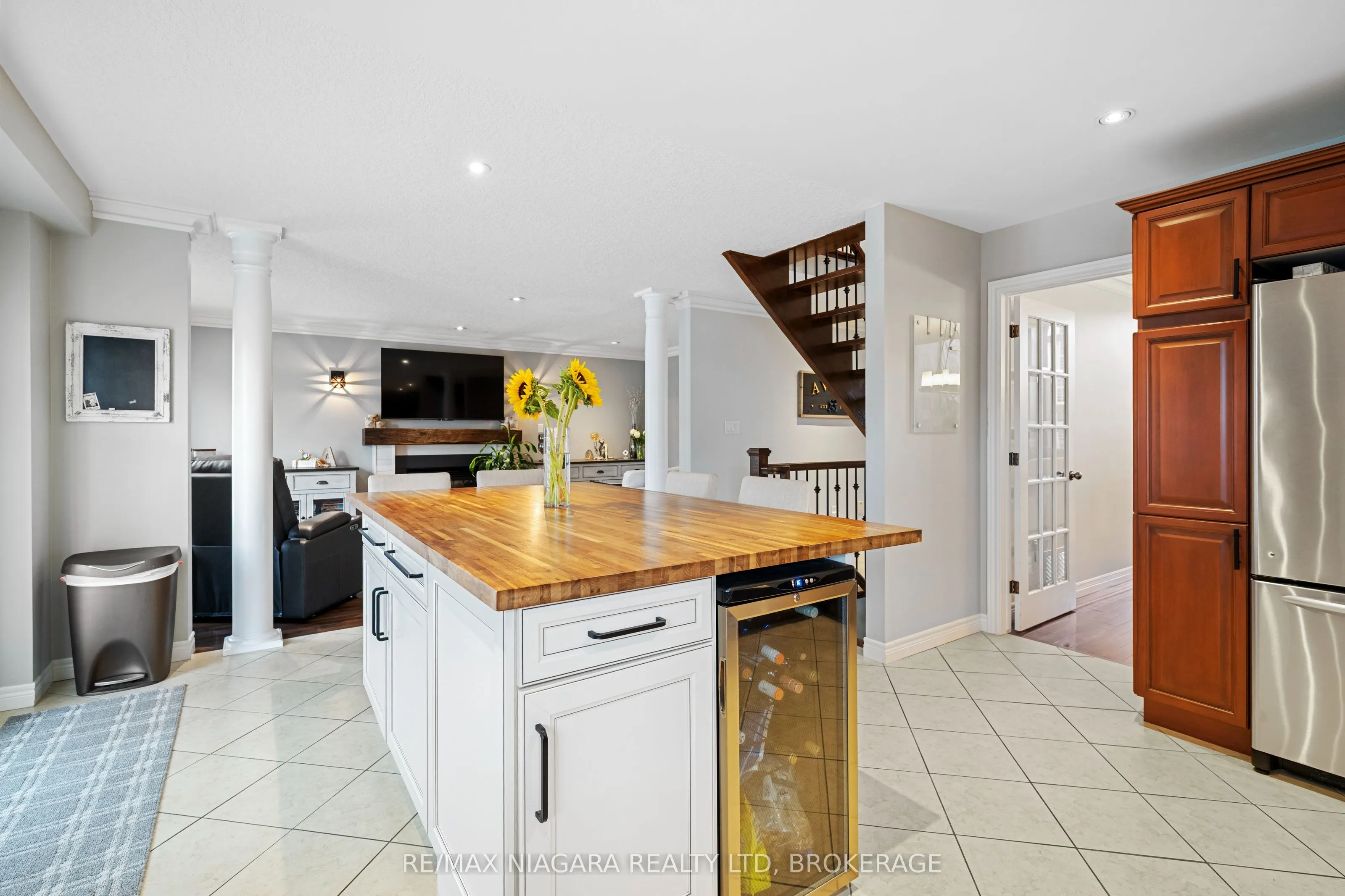 4493 Frances Crescent