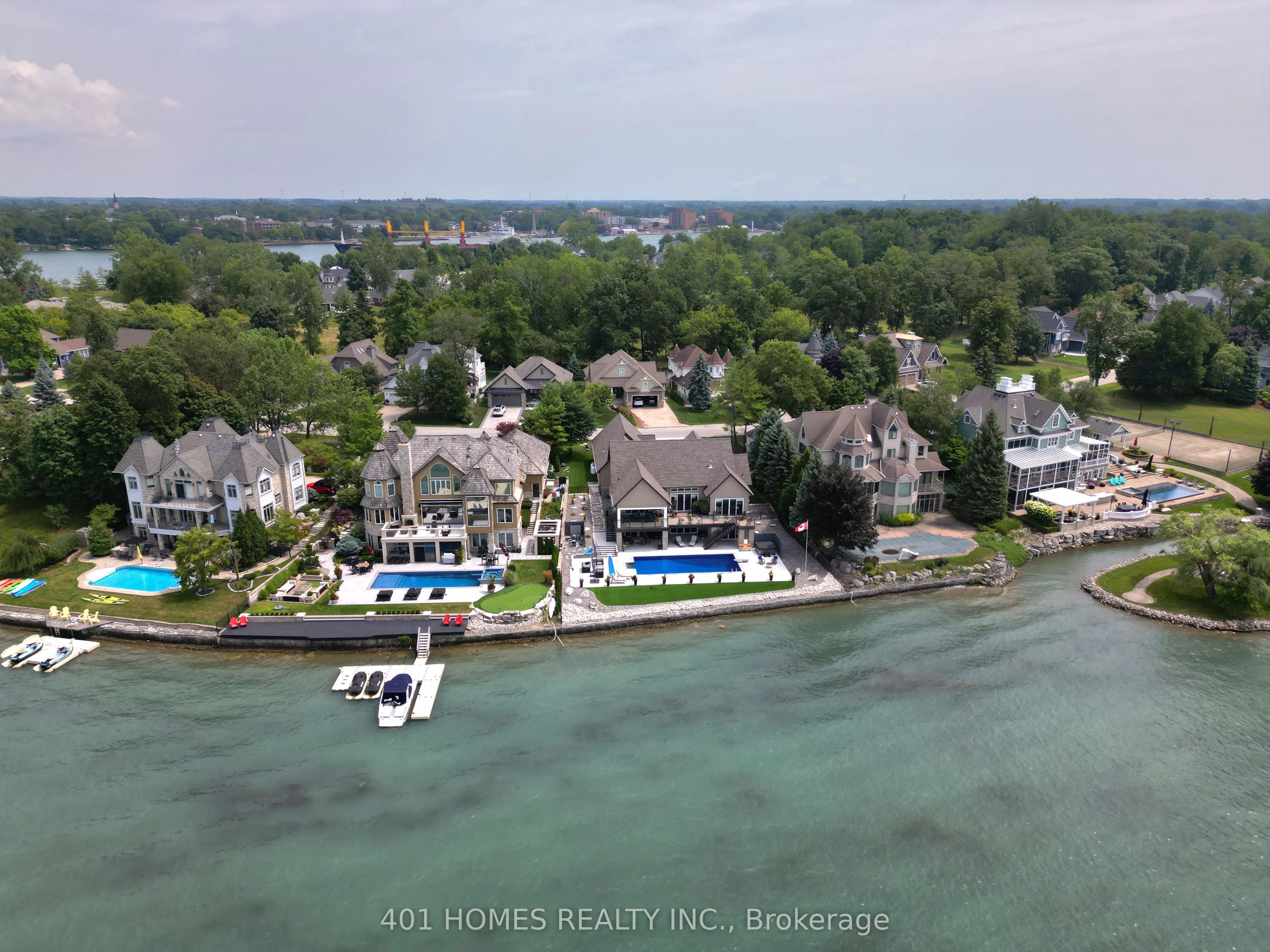 257 Crystal Bay Drive E
