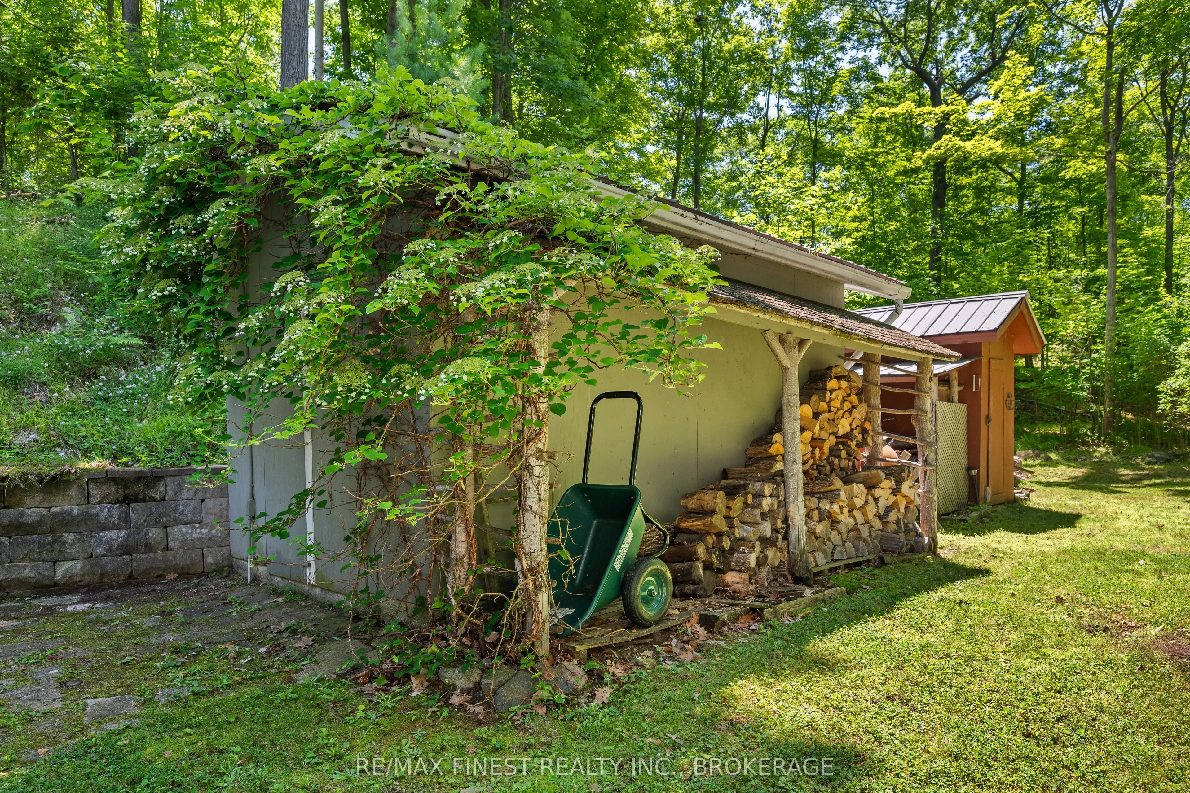 32 Oakwood Lane