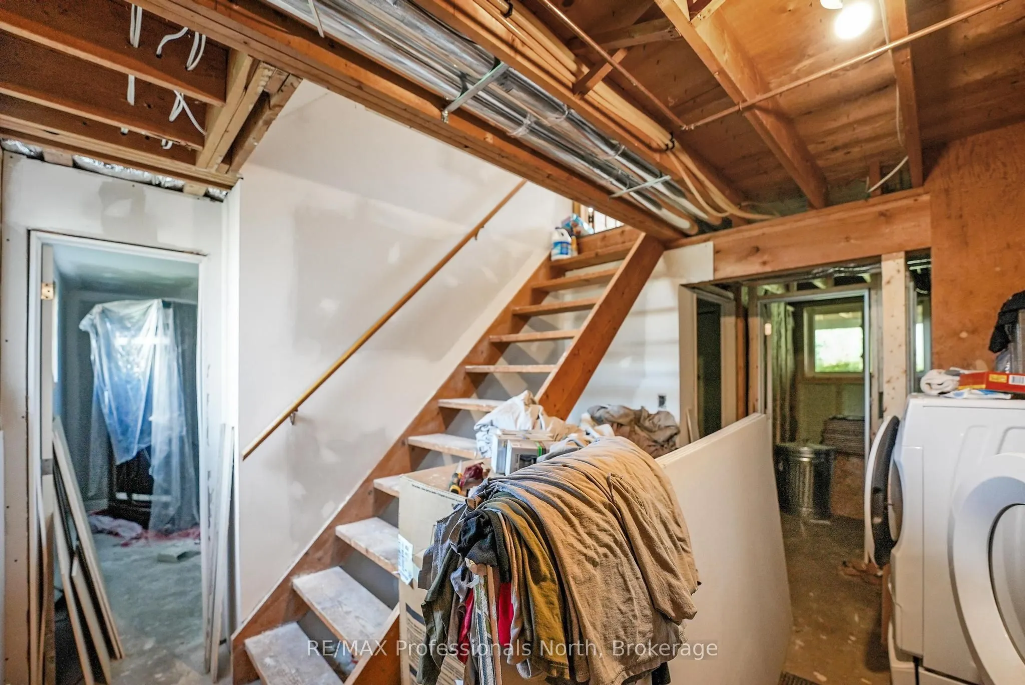 1597 Queens Line Road