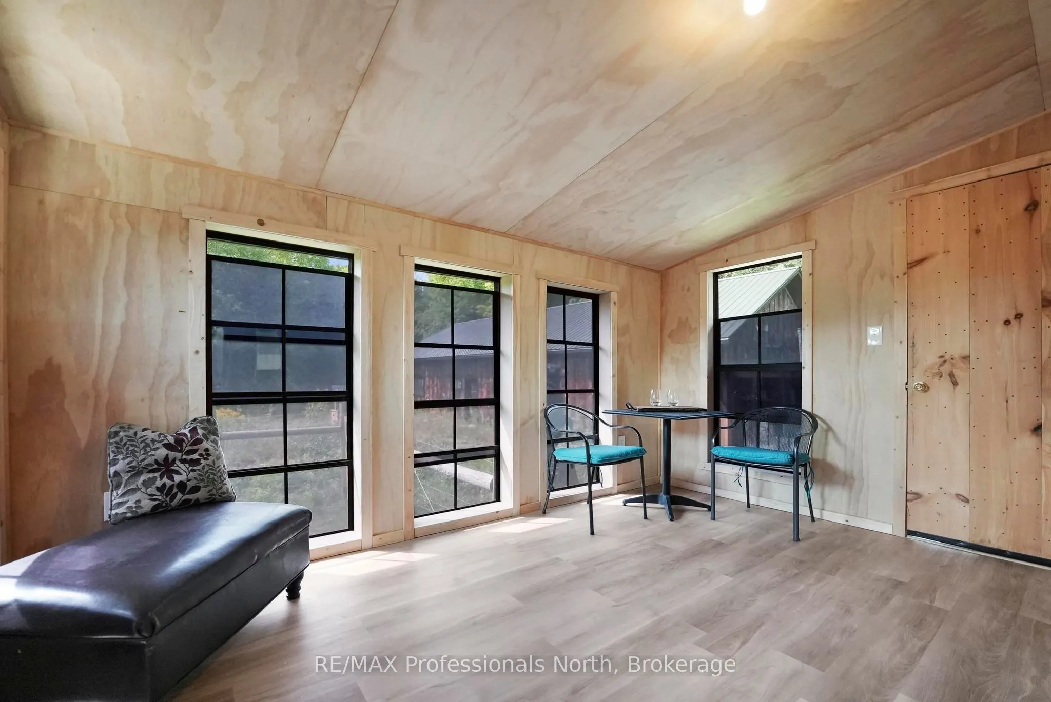 1597 Queens Line Road