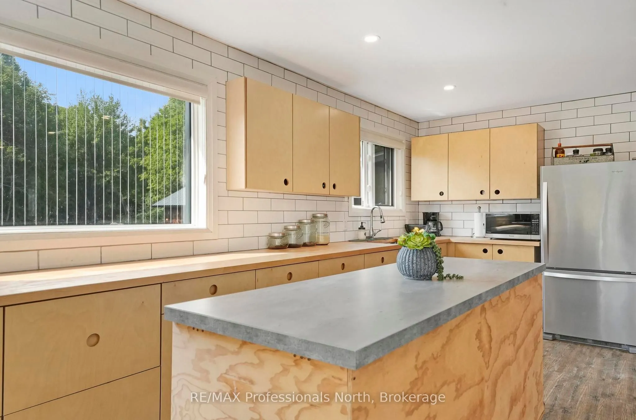 1597 Queens Line Road
