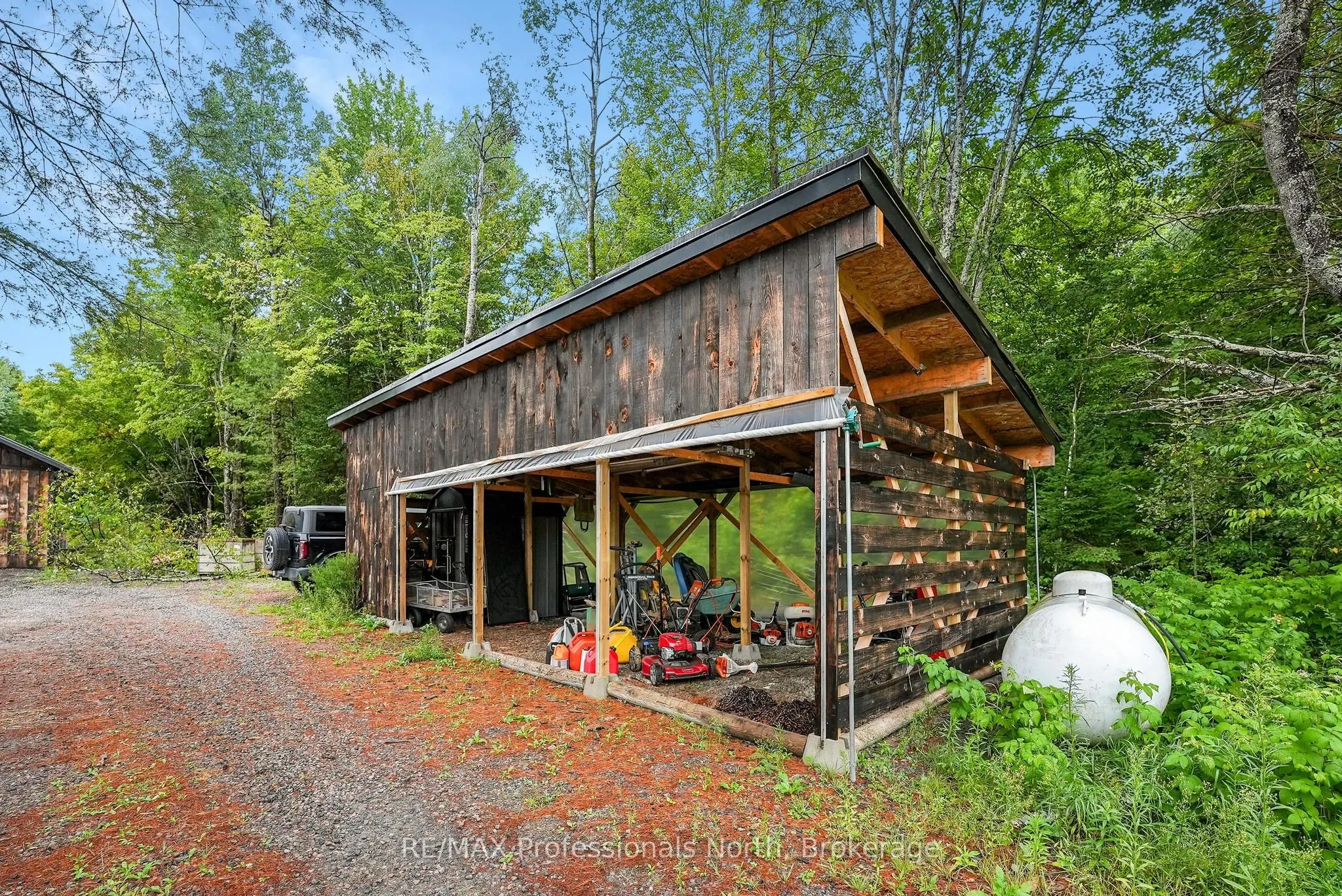 1597 Queens Line Road