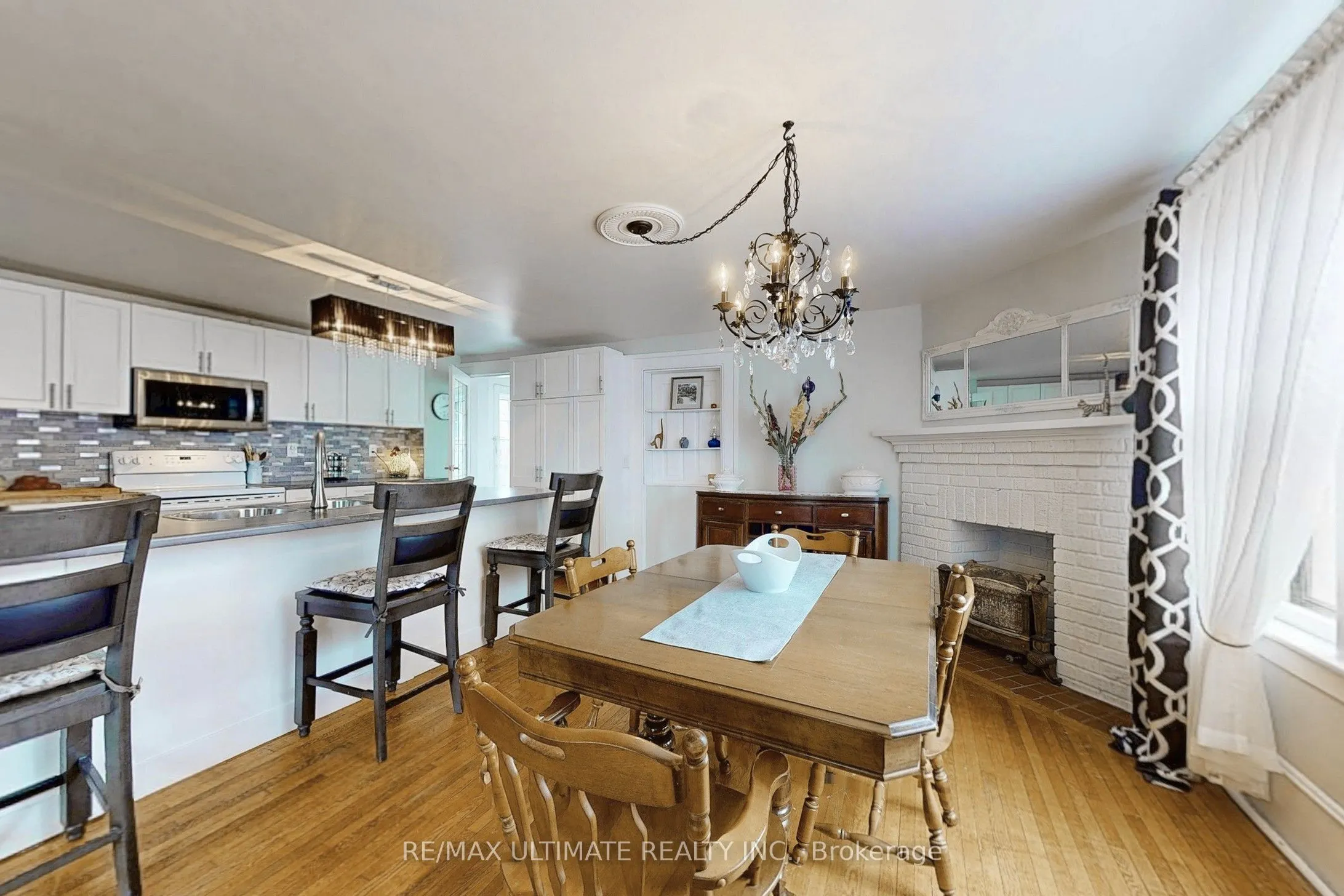 115 BROAD Street E