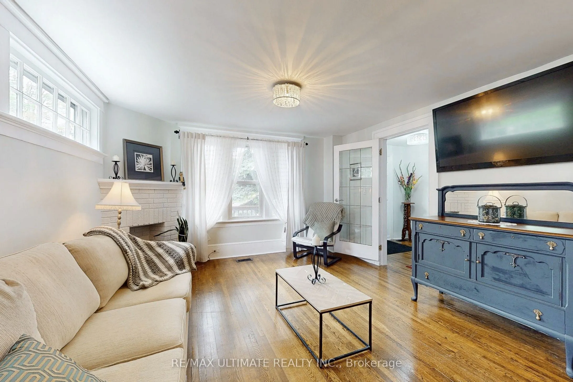 115 BROAD Street E