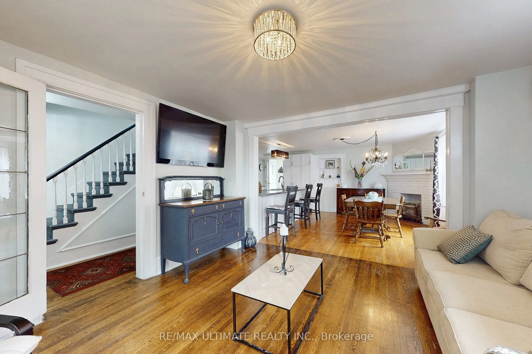 115 BROAD Street E