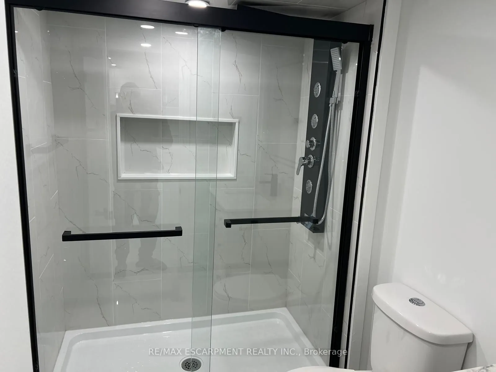 40 Pagebrook Crescent, #BASEMENT