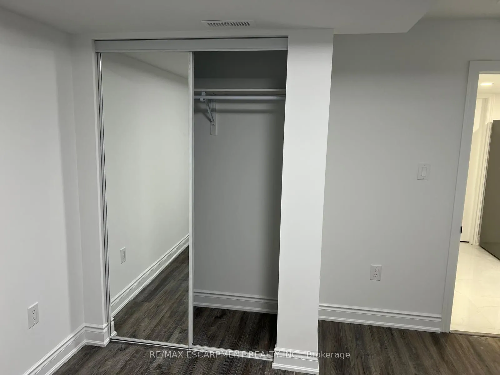 40 Pagebrook Crescent, #BASEMENT