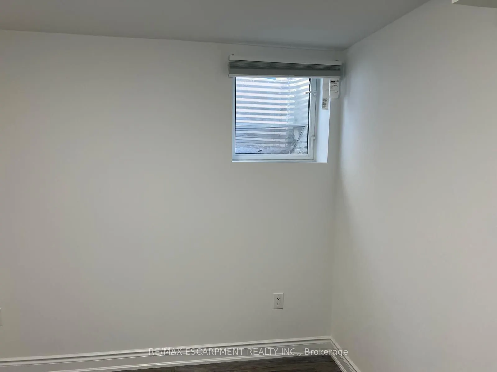40 Pagebrook Crescent, #BASEMENT