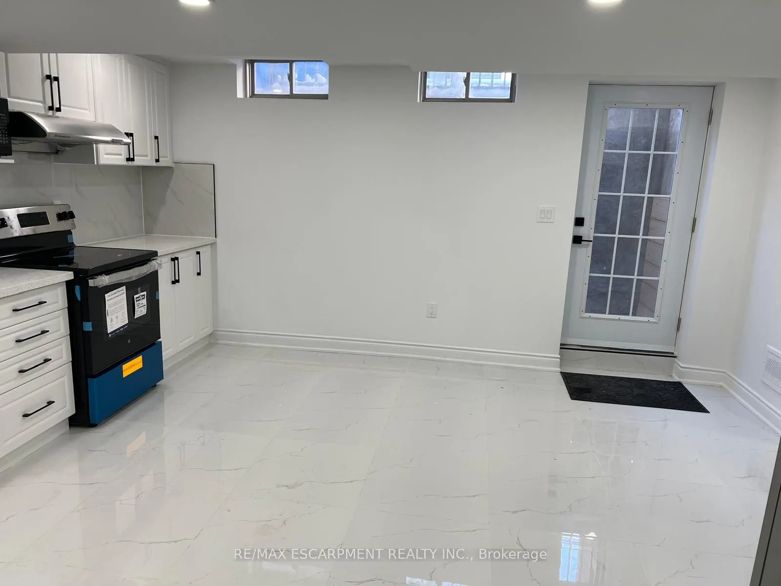 40 Pagebrook Crescent, #BASEMENT