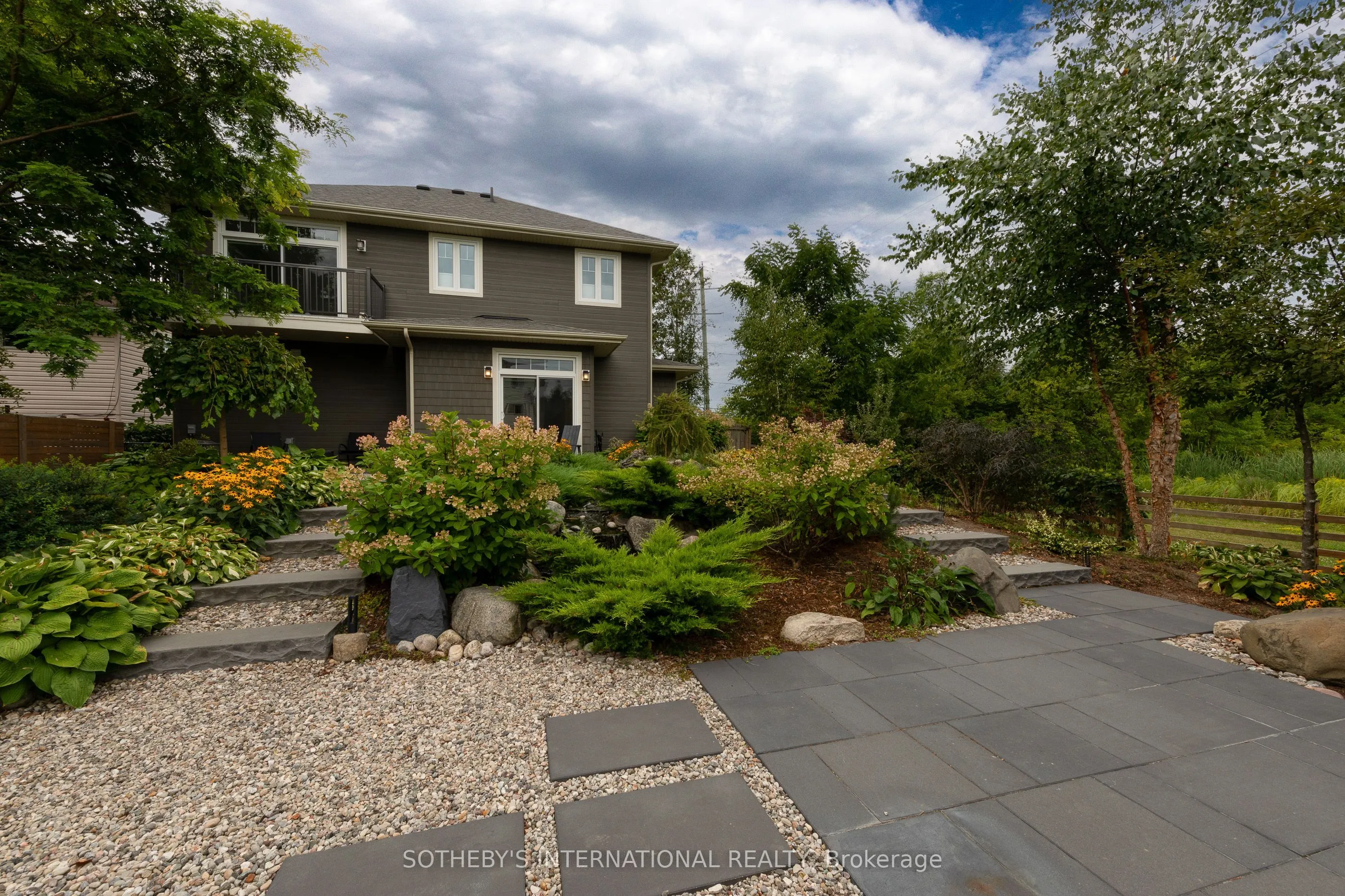 485 Stone Street N