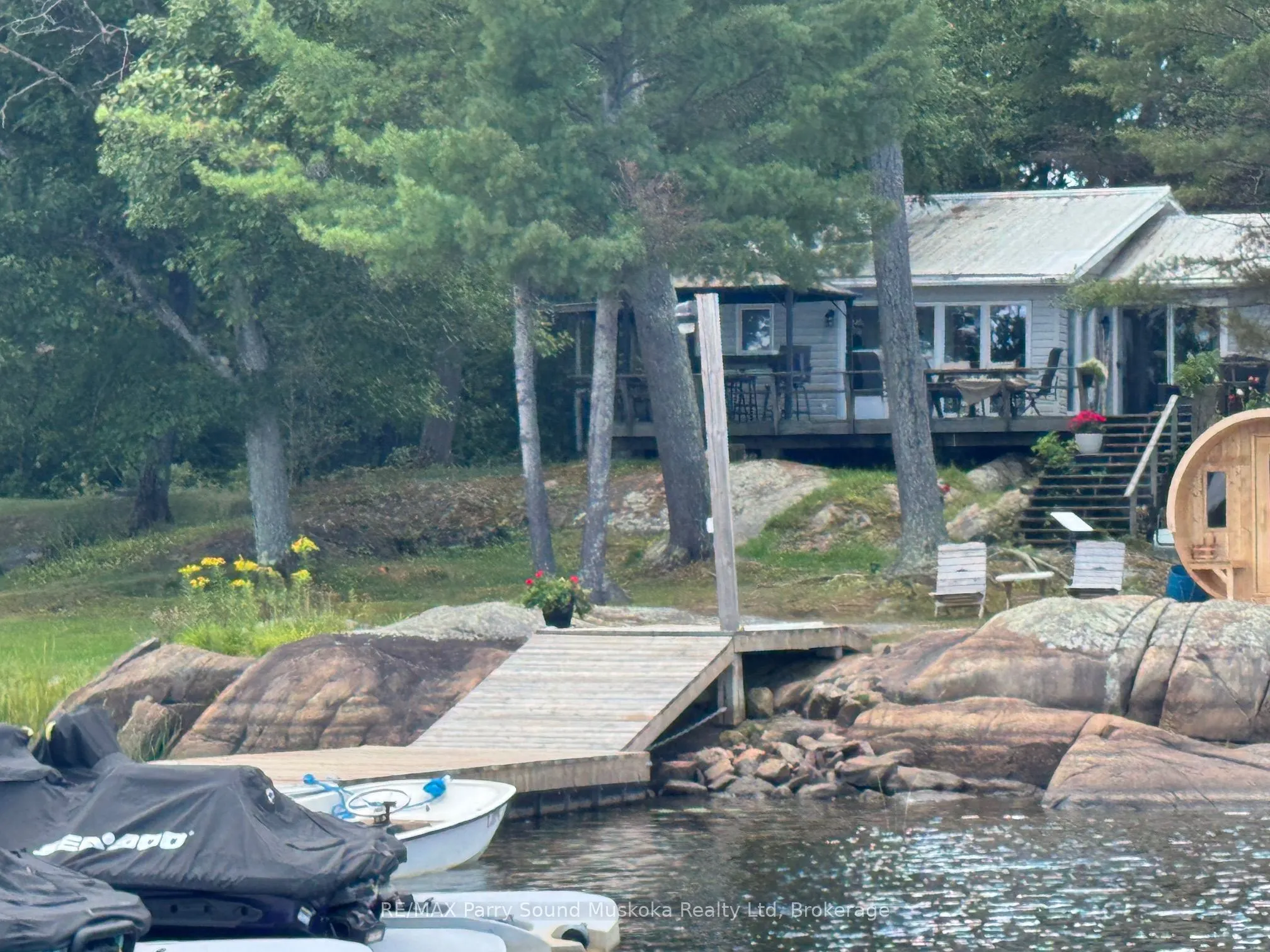 2 A22 ISLAND