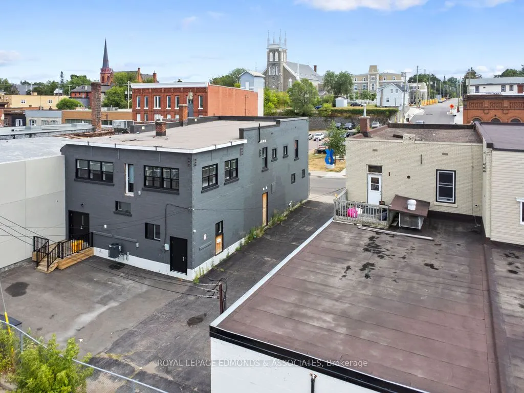 201 Pembroke Street W