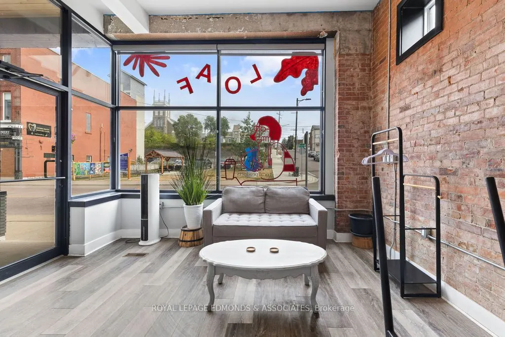 201 Pembroke Street W