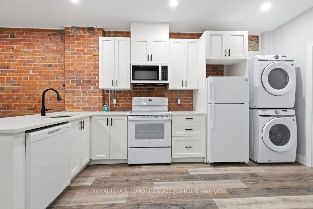 201 Pembroke Street W