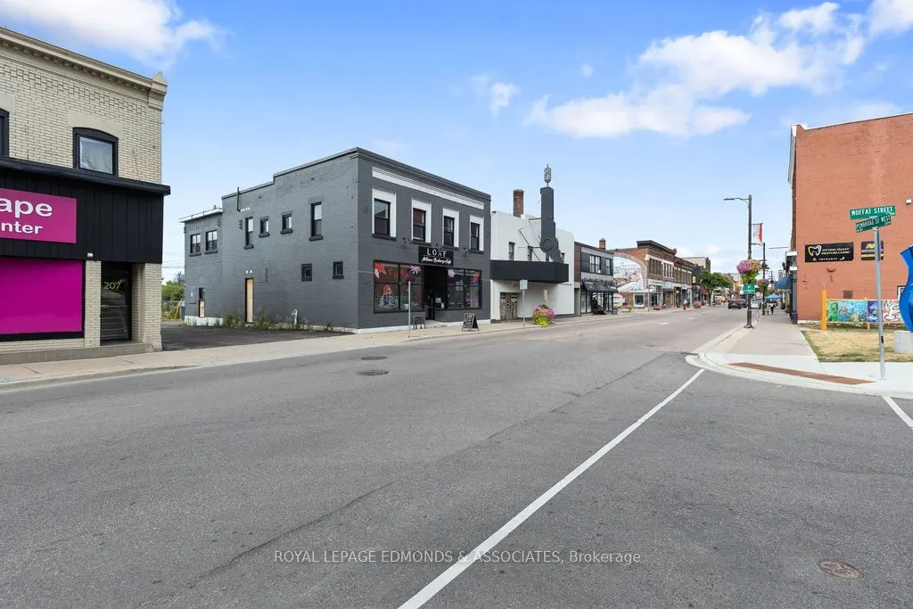 201 Pembroke Street W