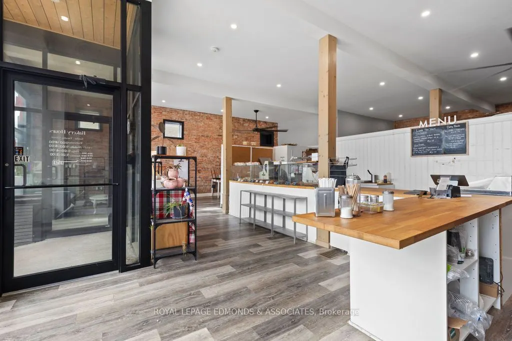 201 Pembroke Street W