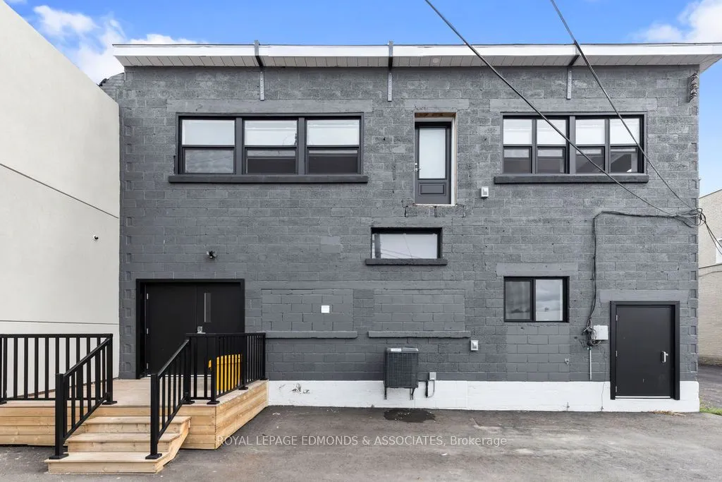 201 Pembroke Street W