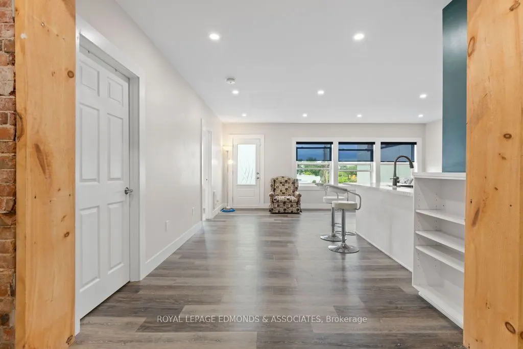 201 Pembroke Street W