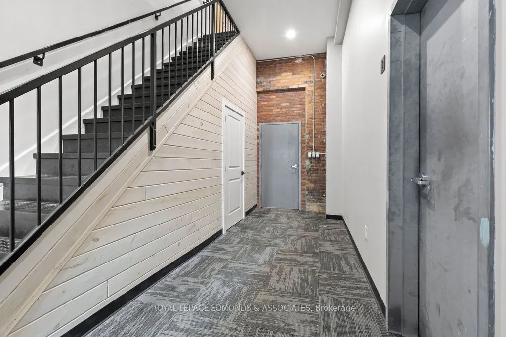 201 Pembroke Street W