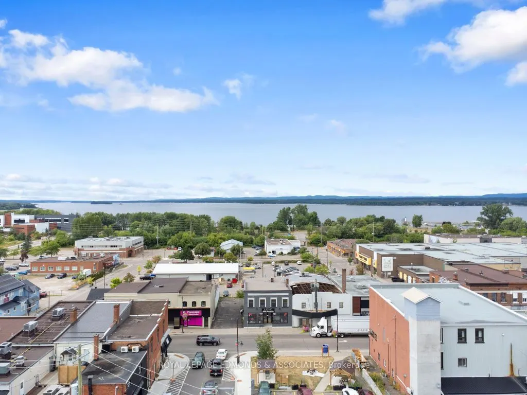 201 Pembroke Street W