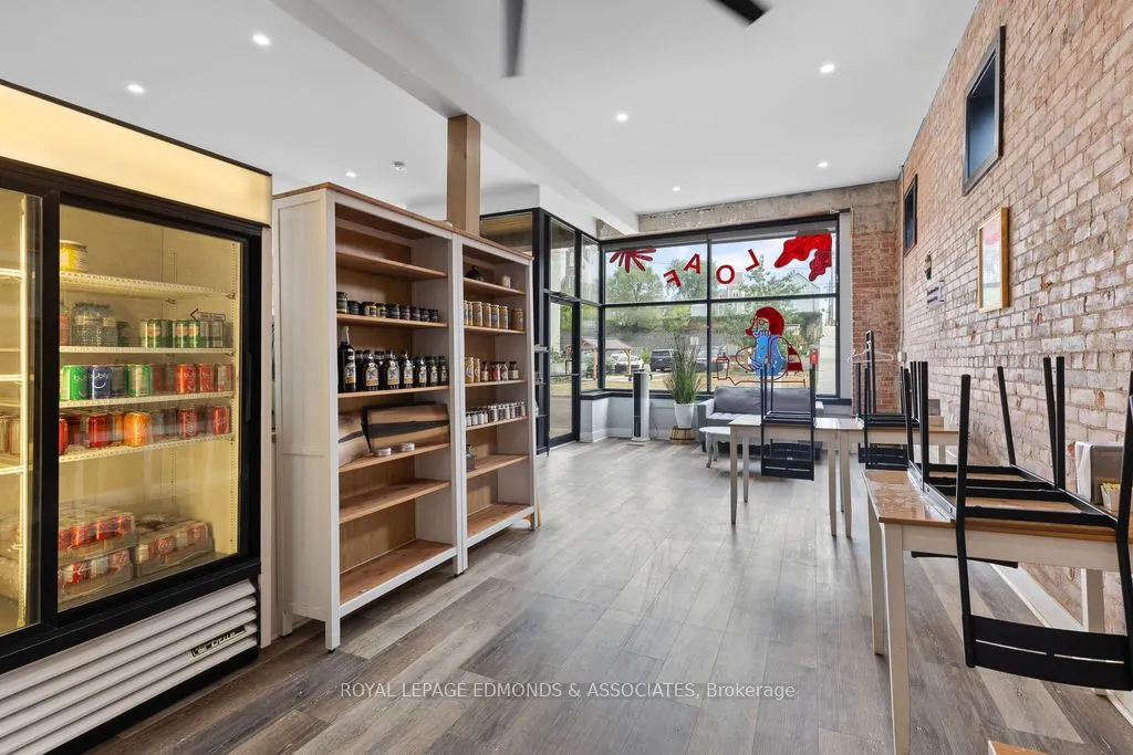 201 Pembroke Street W