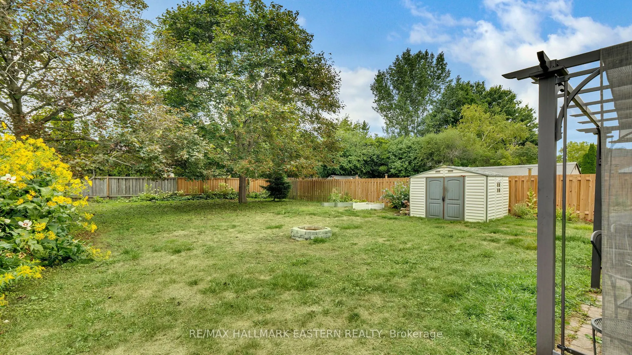 310 Elgin Street E