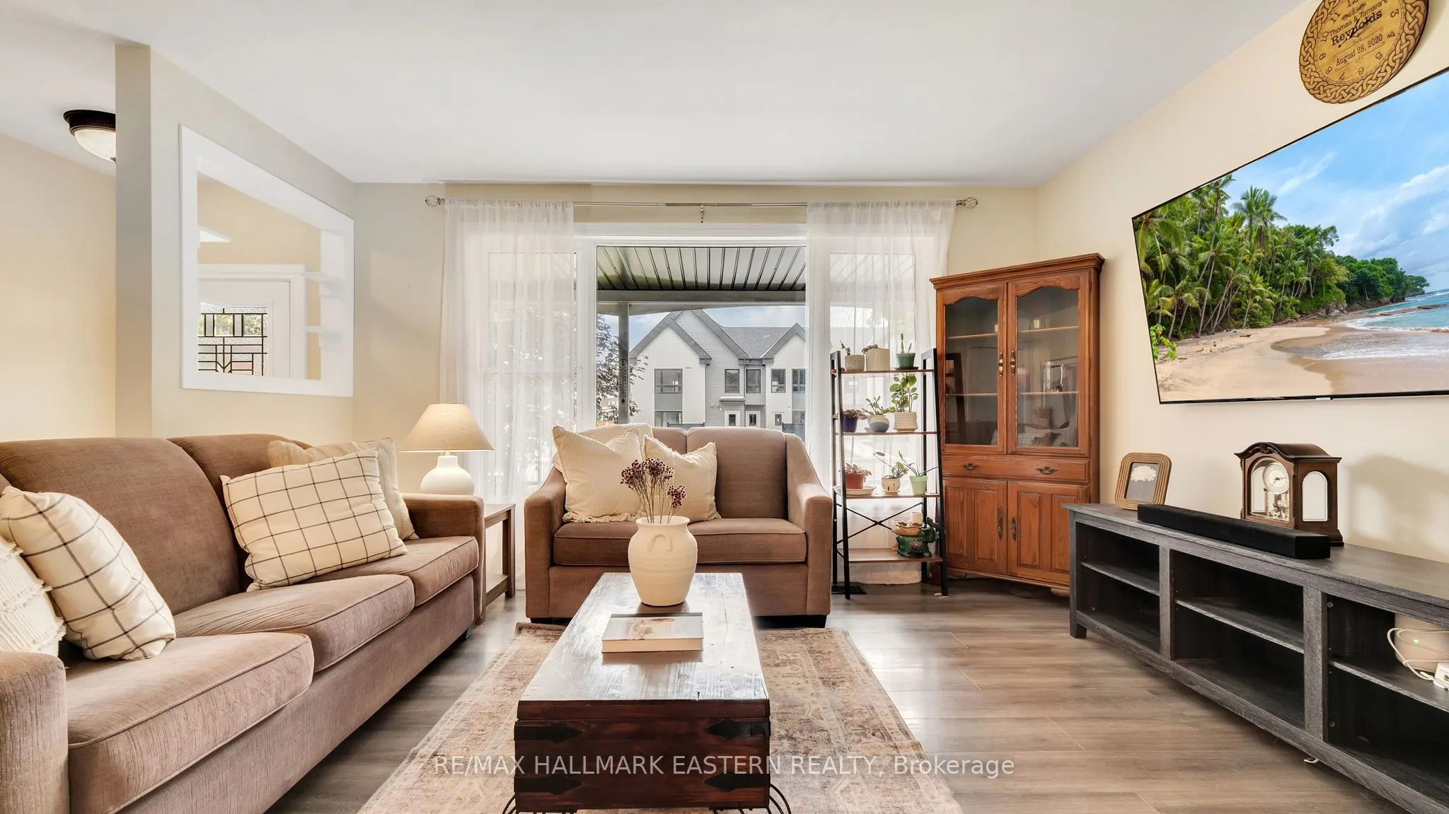 310 Elgin Street E