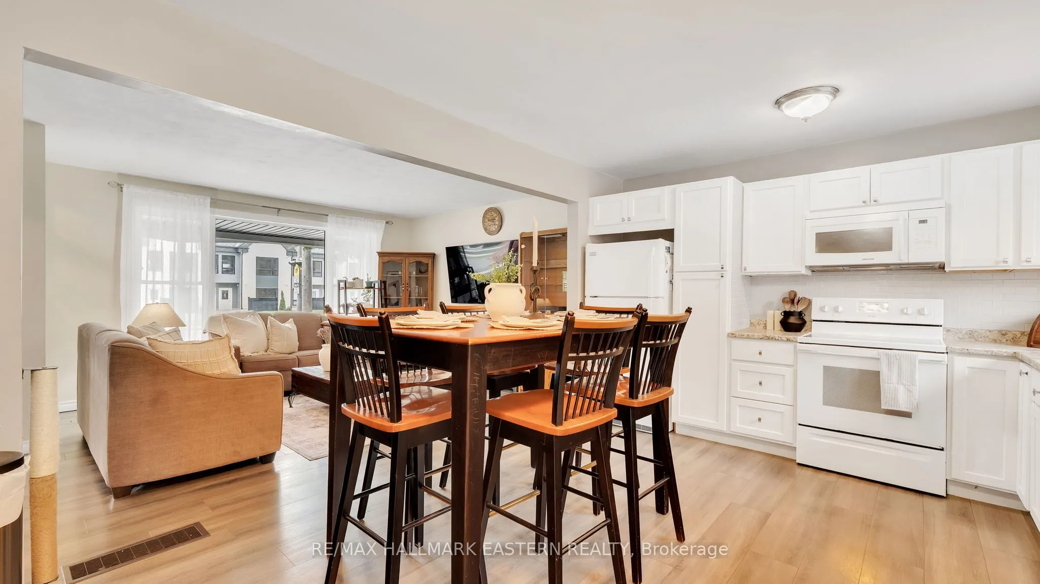 310 Elgin Street E