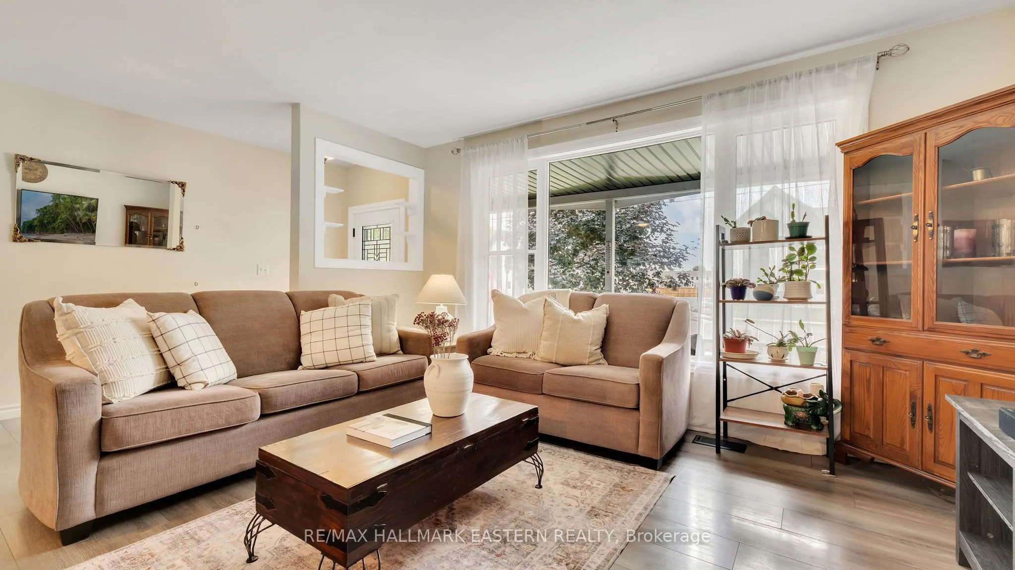 310 Elgin Street E