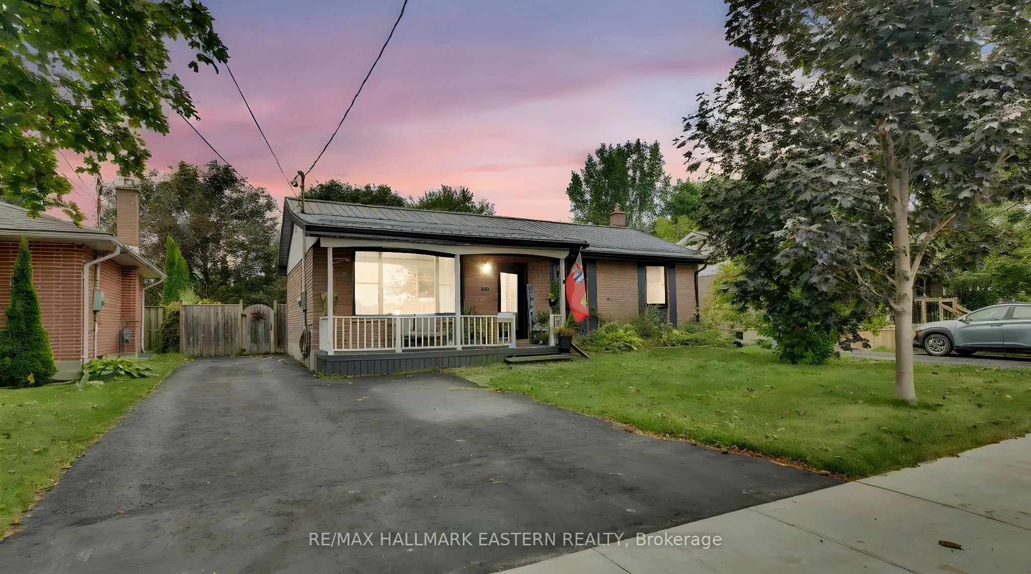 310 Elgin Street E