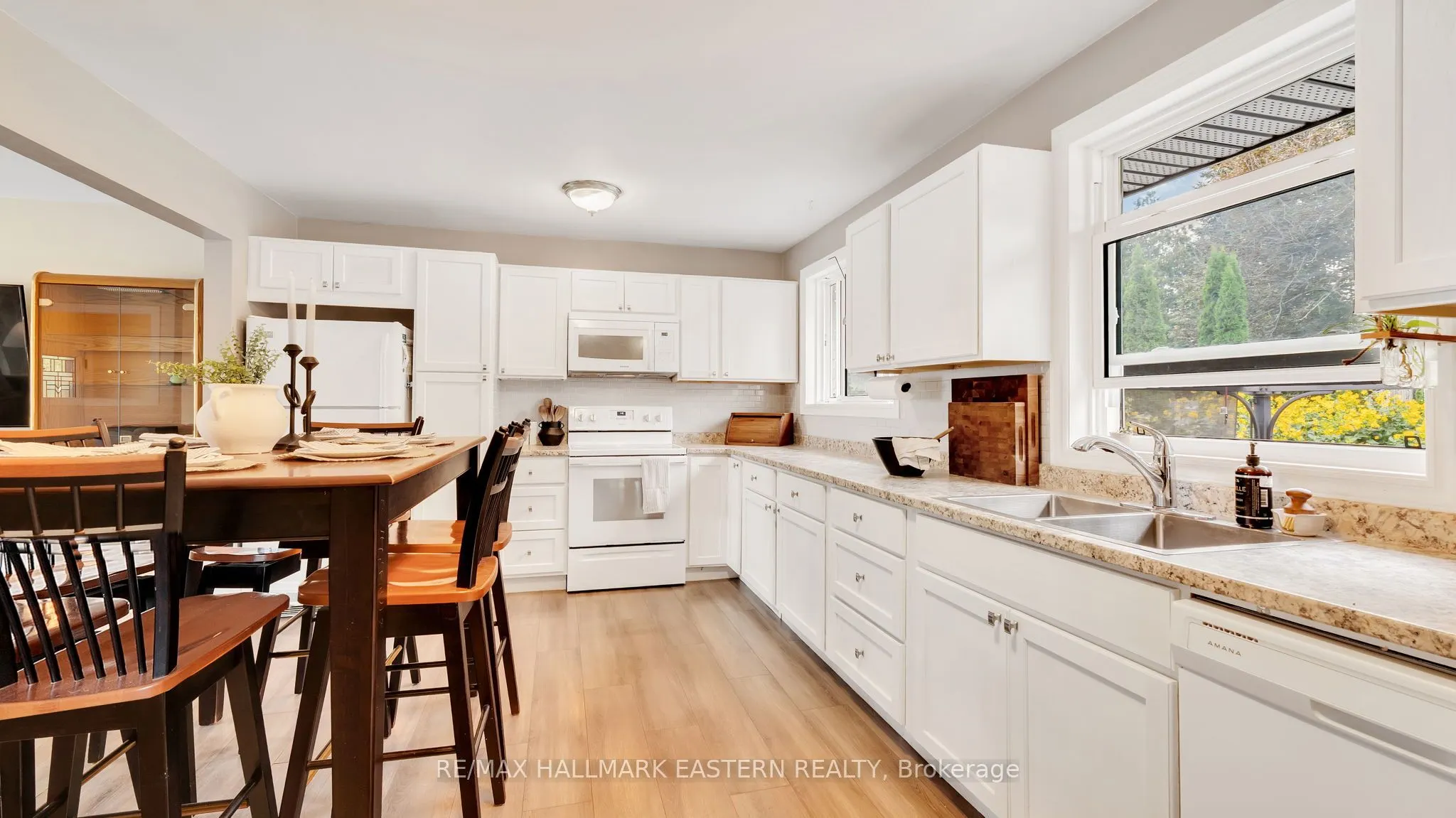 310 Elgin Street E