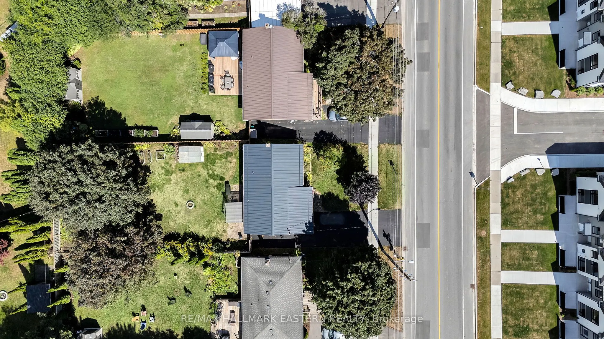 310 Elgin Street E